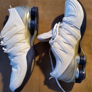 Nike leather Athletic shoes Women's